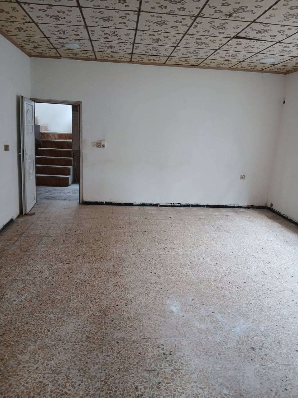 شقه للايجار في الموصل حي الصديق غرفتين نوم هول صحيات مطبخ سعر الايجار 250 الف
***********/***********
