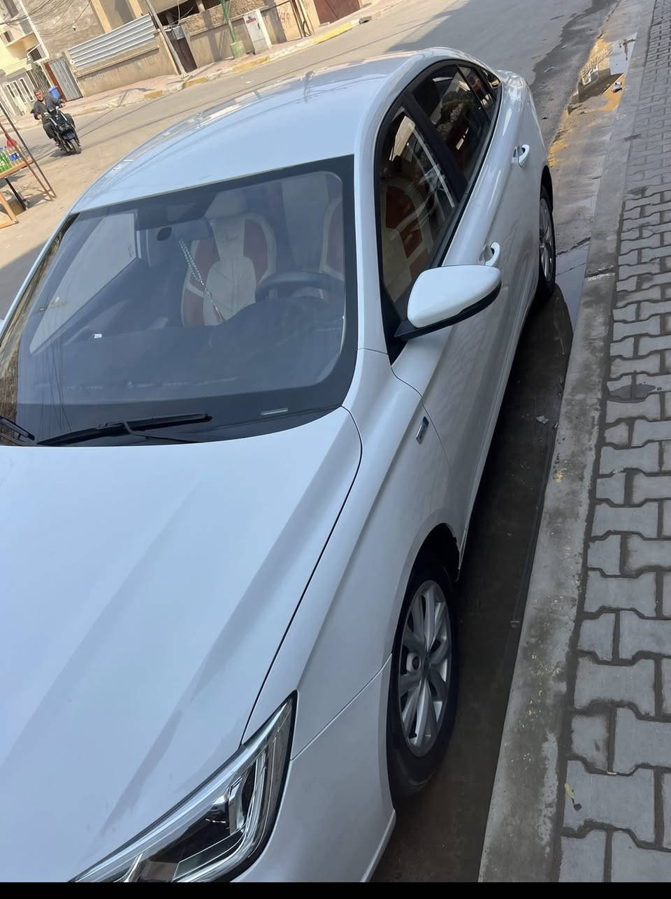 السلام عليكم /سياره MG5-2023
ماشيه 66 بيها شويه صبغ بلبنيد شبر 

سياره نظيفه تجي وشوف بيها تايرات جديده 
كير مكينه مكفوله 
سعرها 92 وبيها مجال 

العنوان بغداد *********** وتساب
