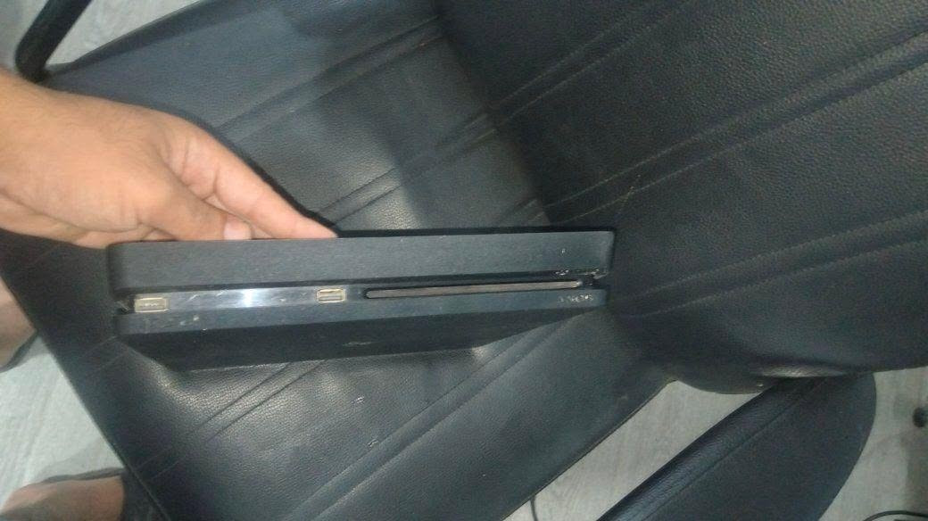 Playstation 4 slim mchi mflachi bla manitat fih 1000 giga البليدة, الجزائر


**إذا كنت صاحب هذا الإعلان وتريد حذفه لأي سبب، رجاءا أرسل رسالة إلى الدعم الفني**