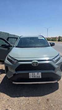 ••• Rav4  سيارة تويوتا راف فور RAV4 موديل XLE 2023 بدون فتحة لون سمنتي...