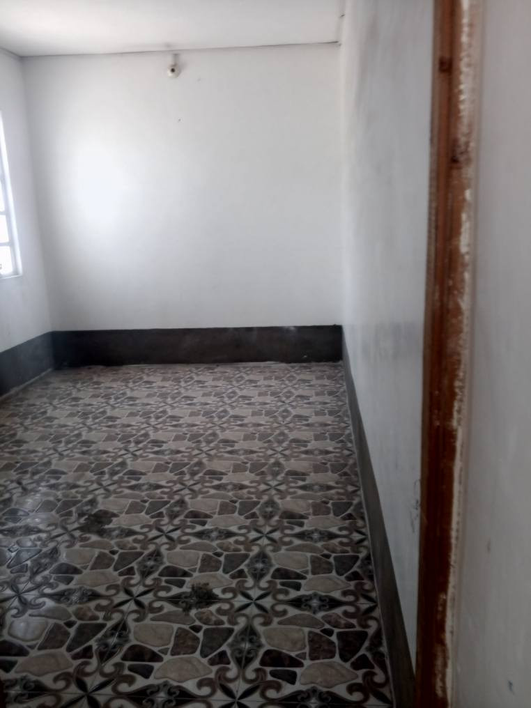 السلام عليكم الدار للبيع مساحه 50 متر تحتوي على صاله ومطبخ وصحيات زائد مكشوفه زائد مساحه خارجيه الطابق الثاني تحتوي على غرفه وصاله سعر المطلوب 14 العنوان النجف الكوفه خلف الامام مسلم عليه السلام كافه الخدمات متوفره من ماء كهرباء مولد البناء درجه اولى للتواصل رقم الهاتف اخوكم ابو طيبه صاحب مكتب الاخوين *********** النجف, العراق
