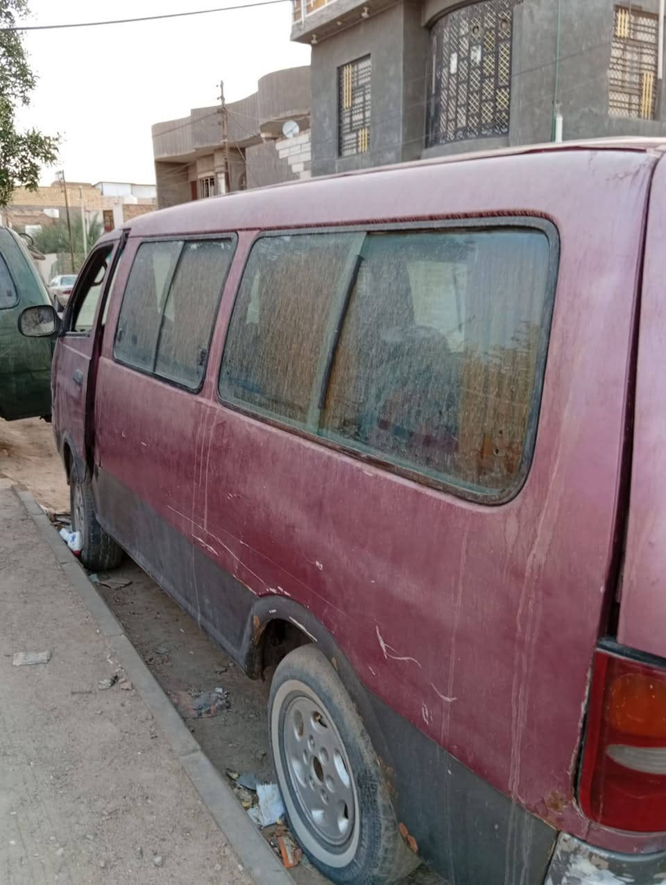 سلام عليكم كيا بريجو موديل 98 رقم الماني أصولية السيارة كير ومكينة واكسل كفالة سعر السيارة 25 وبيها مجال مكان السيارة ذي قار وهذا رقمي ***********
