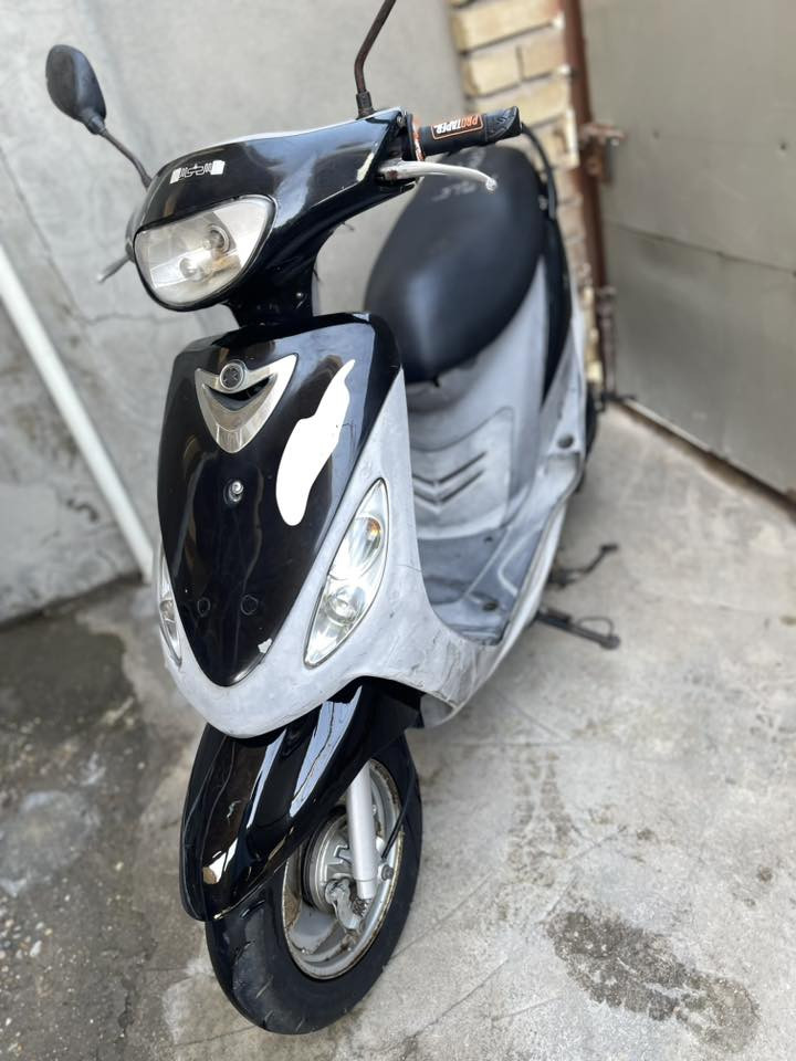 سلام عليكم 
ماكس منغولي 
لون اسود 
مكينه مكفوله 
ختم واحد كفر ومكينه 
تايرات جلاتين 
سلف رياضي 
ونضافتها كدامك بالصور 
دراجه نظيفه كلش ومابيها نقص برغي كامله مكمله 
السعر 550 وبيها مجال حك الجيه 
مكاني البياع / شرطه الخامسه 
***********
