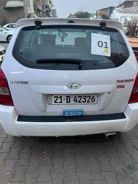 السلام عليكم ورحمة وبركاته 
هونداي توكسان  على وضع الشركه 
توكسان موديل 2010 
كلين كلين  لون ابيض 
داخل حليبي شاشه كبيره +كامره 
صدر امامي خلفي جديد  
محرك وكير شرط شركه 
تخم تاير نضيف 
رقم شمالي سليمانية دولي تحويل مباشر 
السياره مال جناي 
السياره ماشيه 45
السعر 133 وبيها مجال 
مكان السياره صلاح الدين قضاء بيجي 
رقم الهاتف‏‪***********‬‏
