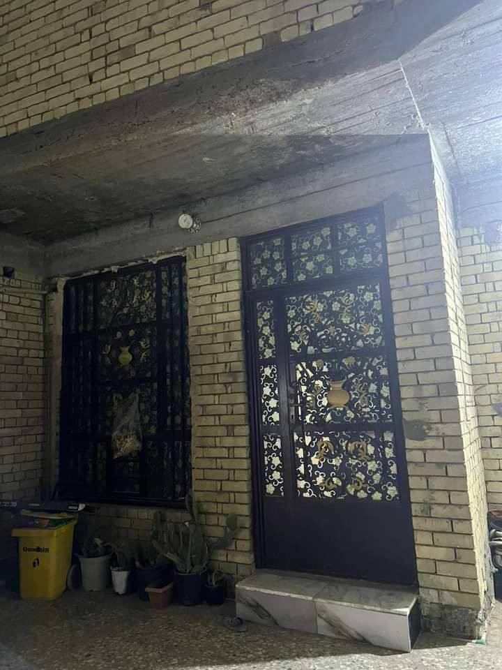 دار للبيع مساحه ١٥٠ متر واجه ٧ ونص نزال ٢٠ العنوان الضباط الثانيه الزراعي بضهر شارع ٢٠ قرب ملعب بسام للتواصل على الرقم ***********
