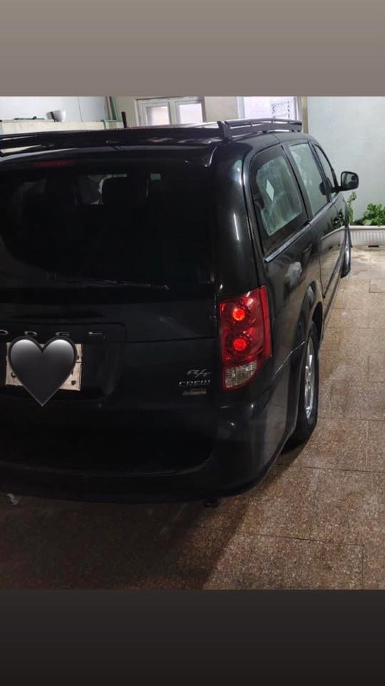 دوج كرفان 2012 فول مواصفات
🖤محرك و كير جديد مكفول 
🖤تبريد 3 قطع منفصل و ثلج 
🖤كشنات سياحي بلع 
🖤تحكمات فول ستيرن 
🖤نظام تقليل صرف بنزين 
🖤الابواب كهربائي اوتو 
🖤جامات 6 كهربائي 
🖤تخم اطارات جديد 
🖤شاشة وكامرا 
🖤فرس سقفي فرس ارضي 
🖤كشنات مخمل 
🖤رقم اربيل 
🖤داخله كلين وهنا بلعراق وكعت عليها قمريه ع قمارة بدون كص وعيب شرعي وبيها صبغات تكحيلات 
🖤بجم كبس شركة 

🖤السعر 113 وبيها مجال 
🖤للاستفسار خاص او اتصال ع رقم ***********
