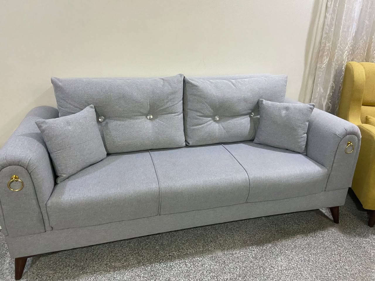 تخم قنفات للبيع جديد كلش 10مقاعد متواجد واتساب فقط ***********
