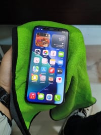 آيفون ١٢ • ٦٤ • بطارية ٧٩%