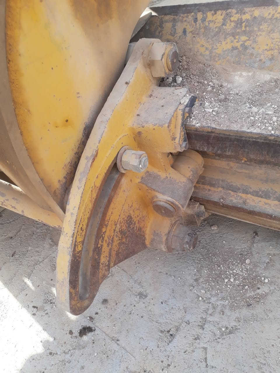 كريدر كومتسو ياباني للبيع (***********)اربيل
