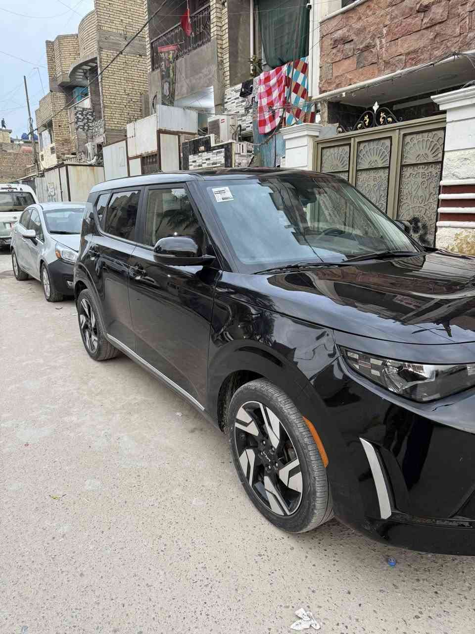 سلام عليكم سياره صول وارد امريكي دخول جديد موديل 2023سياره فول موصفات حدثه جملغ وباب وبنير وشويه يم فتحه ماليم تكمه جهات السايق والسياره جديده وجهزه من كل نوحي  السياره بغداد وبدون راقم معروضه 143$$$$cm bcورقه الرقم ***********9غير متوجد على الفيس
