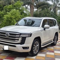 لاندكروز GXR • ٢٠٢٢ • ٦ سلندر