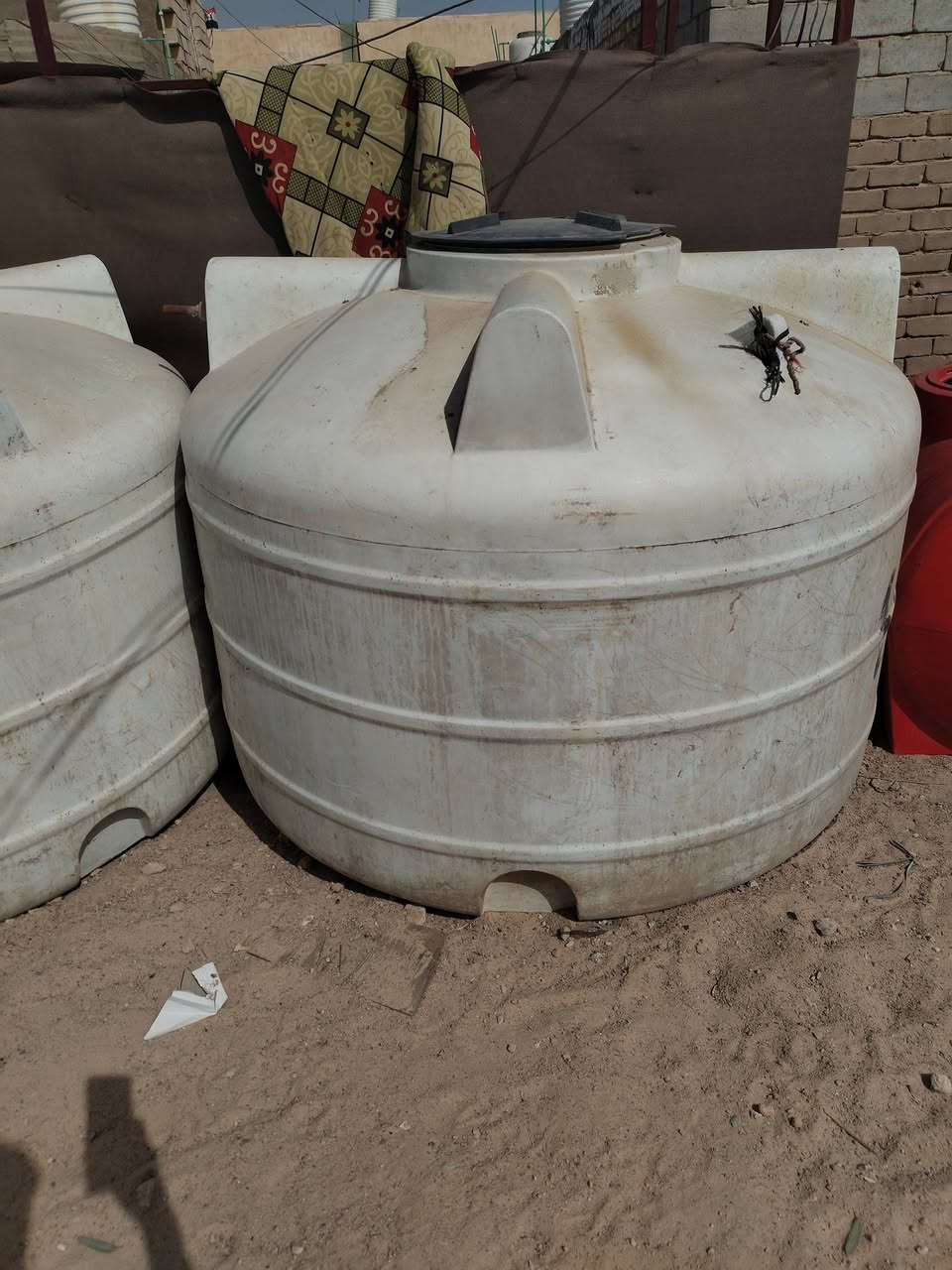 تانكيات ماي العدد 3للبيع 1ابو5000لتر و2ابو 2500لتر مكاني بالنجف بالكوفه الصوب الصغير ***********
