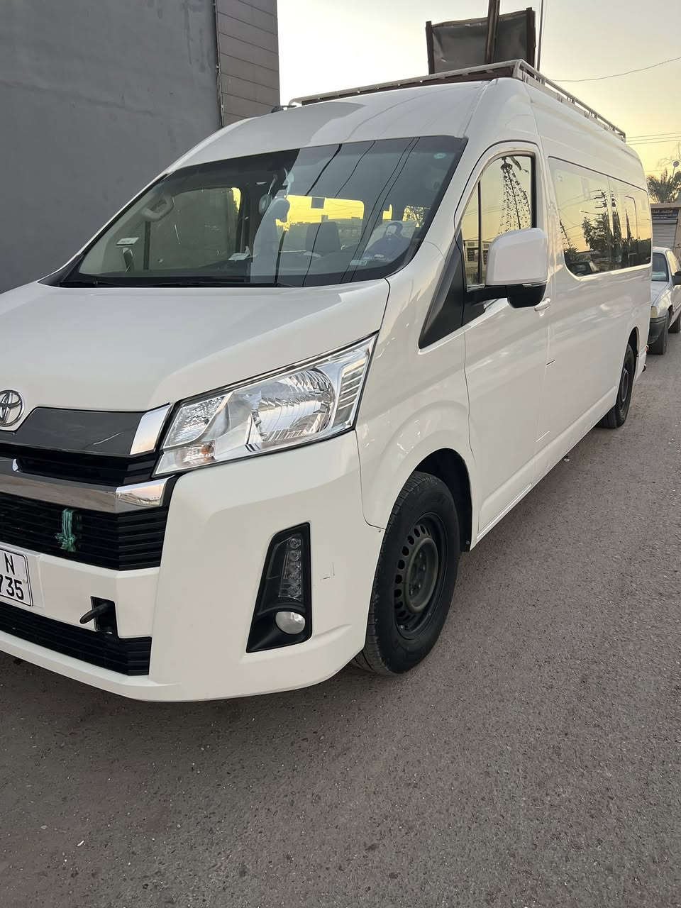 السلام عليكم
هايسه 2023 فول مواصفات 
كير اوتوماتيك ماشي 160 الف 
رقم بغداد دولي 
كير مكينه كشر مكفول ماعدا بارد شبر 
السياره جاهزه 15 نفر 
للاستفسار ***********
