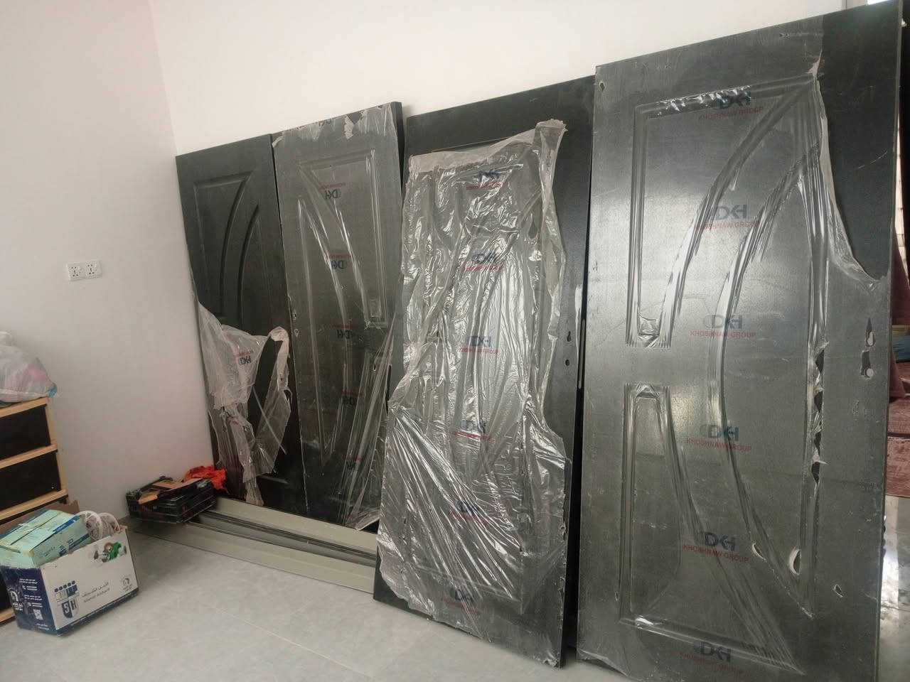 السلام عليكم بيبان خشب تركي شمالي لبيع عدد 4 كامل غراضهن وهذا رقمي ***********
