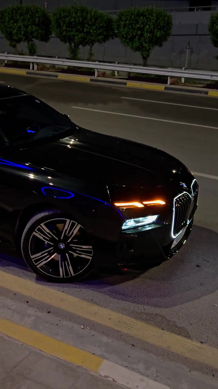 ​💎 ملكة الفخامة: BMW 740i - M Package 2024 💎
لعشاق التميز والرفاهية المطلقة، للبيع بي أم دبليو (كرستالة) موديل 2024 بأعلى المواصفات العالمية.

​✨ التفاصيل العامة:
​الموديل: 2024 (فول مواصفات - باب طويل L).

​الإضافات: حزمة M Package الرياضية الأصلية.

​الضمان القانوني: رقم دهوك (باسم صاحب السيارة)، مع موافقة تظليل لمدة سنة كاملة.

​الحالة: وارد أمريكي (حادث بسيط جداً)، صبغ قطعتين فقط، والسيارة بحالة الوكالة.

​🔥 المواصفات التكنولوجية والرفاهية:
​النظام الصوتي: سستم Bowers & Wilkins العالمي لصوت نقي ومحيطي.

​الرؤية والأمان: 5 كاميرات (360 درجة)، ناظور ليلي، رادارات (أمامية، خلفية، وجانبية).

​القيادة الذاتية: أنظمة قيادة متطورة مع نظام المحافظة على المسار (الخطوط البيضاء).

​الراحة الداخلية: بانوراما، داتاشو (Head-up Display)، و 5 بردات كهربائية لخصوصية تامة.

​التحكم الذكي: تحكم بالسيارة عن طريق الإشارة، جميع الأبواب شفط وكهرباء، مع صندوق كهربائي.

​📍 الموقع والتواصل:
​مكان تواجد السيارة: بغداد / المنصور.
​للاستفسار والتواصل: 📞 ***********
