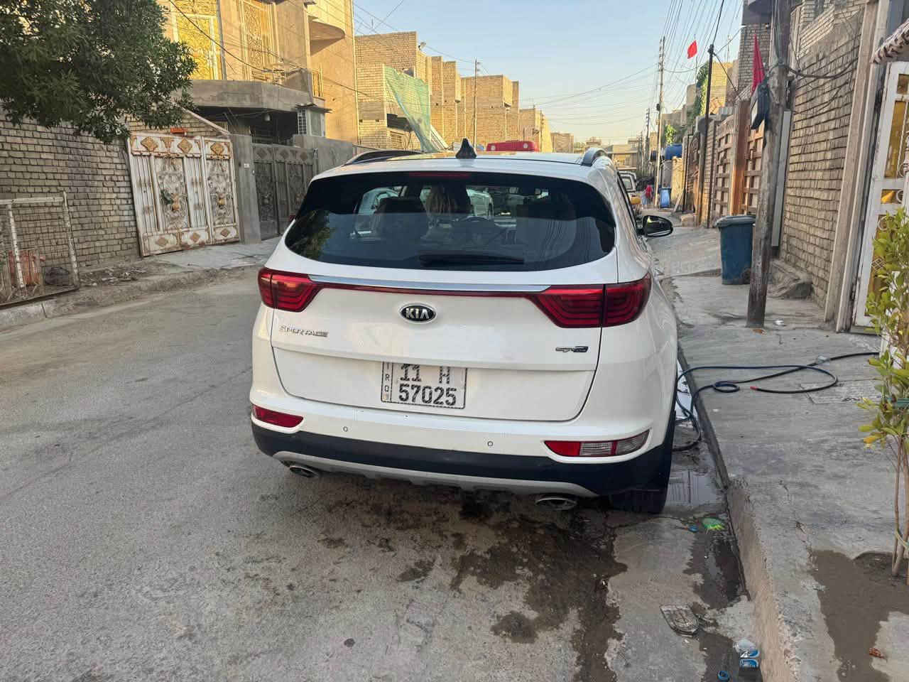 سبورتج 2018
مكفوله من الصبغ والضربه
رقم انكليزي تحويل ثاني يوم 
مكينه مجفته تجفيت جديد غراض التجفيت وكاله
السياره وارد ايراني 1/1فول
لايت زنون LED

‭***********‬ رقم صاحب السيارة 
ماشيه 105
مكان السيارة بغداد بلديات
السياره ماناقصه شي كله شغال
معروضه 180وبيه مجال للشراي

