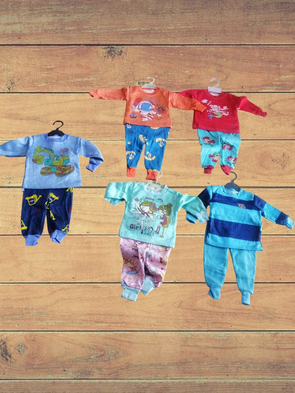 #تراك_بيبي_ل٤سنوات حسب القياس ب٢٥٠٠ وب٣٥٠٠
#بلوز_ولادي بناتي ب٣الاف
#بدي_داخلي_٢ب٥الاف
#يوجد_توصيل
#العنوان_فلوجة_حي الشهداء شارع مرطبات مشمشه مقابل عيادة دكتور وليد الفهداوي مجاور مكتب العراب للموبايل
#للحجزخاص او واتساب ***********
