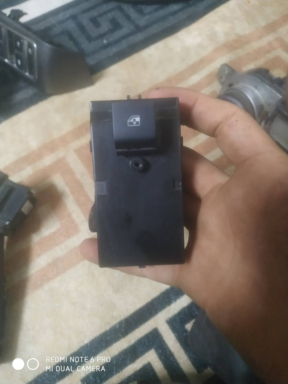 السلام عليكم اخوان غراض مال كروز كلة اصلي حاوية وكلة جوة السوك راسل وتدلل ***********4
