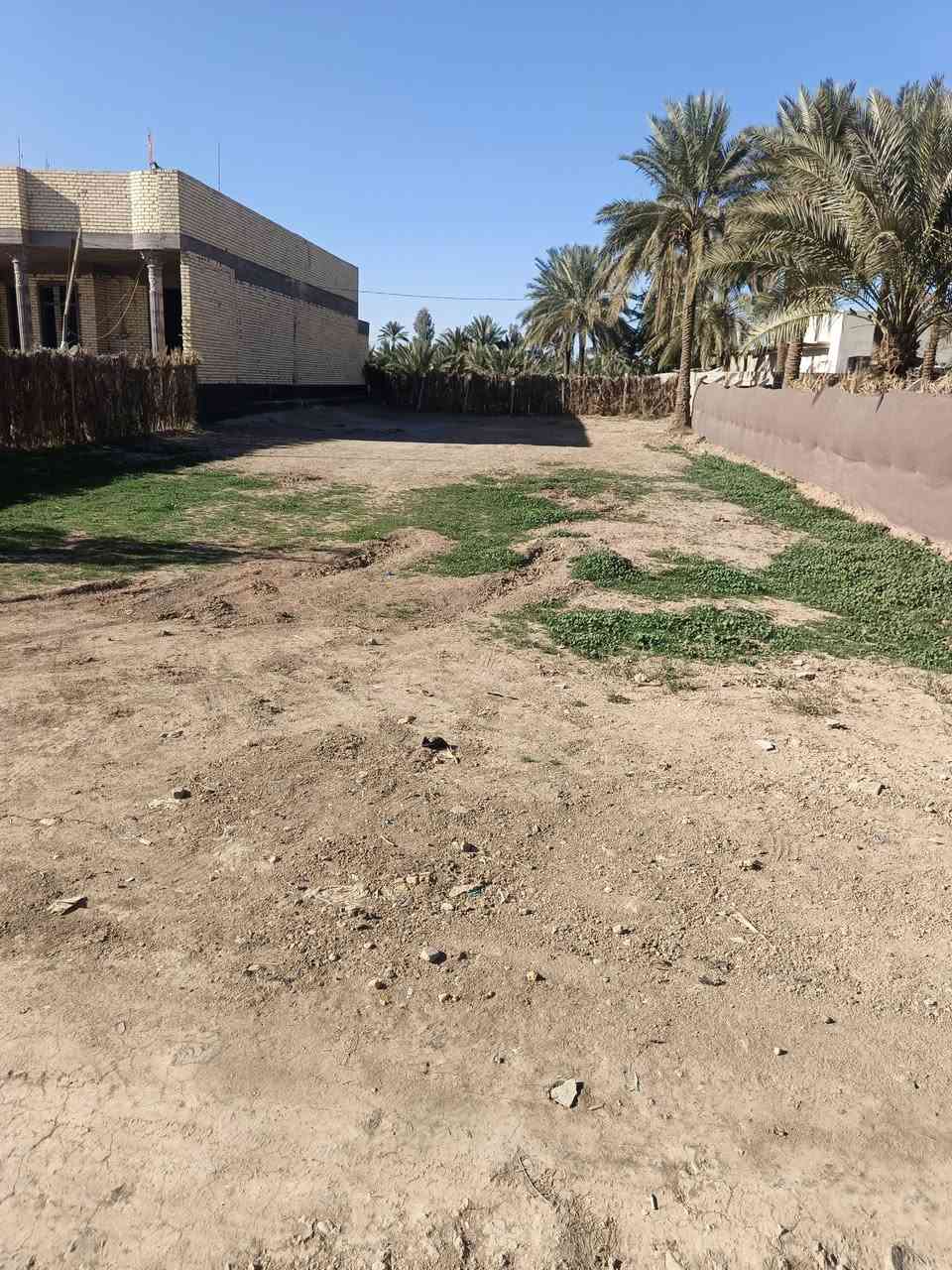 السلام عليكم ارض للبيع مساحته 750 ارض طابو زراعي سند 25 تحويل مباشر باسم البايع ا المكان خلف مدرسه الطفوف تبعد عن شارع العام 250 متر الاستفسار رقم الهاتف ***********
