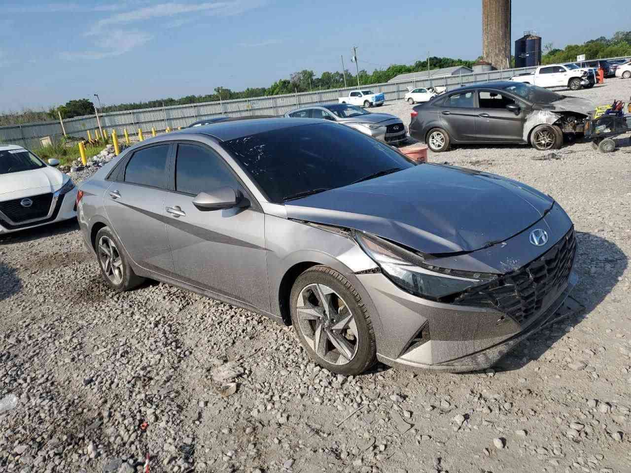 للناس الذواقة.. النترا 2023 فول بدون سلايد بحالة مميزة جداً
​للبيع سيارة هيونداي النترا موديل 2023 السيارة نظافة عامة عالية ومواصفاتها كالتالي:
​المواصفات: فول بدون سلايد، شاشة متصلة، رادار 360 
​الحالة: السيارة بدون قطرة صبغ نهائياً، بيها فقط 3 أماكن تعديل (PDR) بدون صبغ، إيرباك الاستيرن فقط طاك.
​العداد: ماشية 87,000 كم.
​الرقم: كاتي.
​السعر: 148 ورقة (وبيها مجال للطيبين).
​السيارة مرتبة وما محتاجة أي مصاريف، جاهزة للاستخدام.
للاستفسار 
: *********** بغداد, العراق
