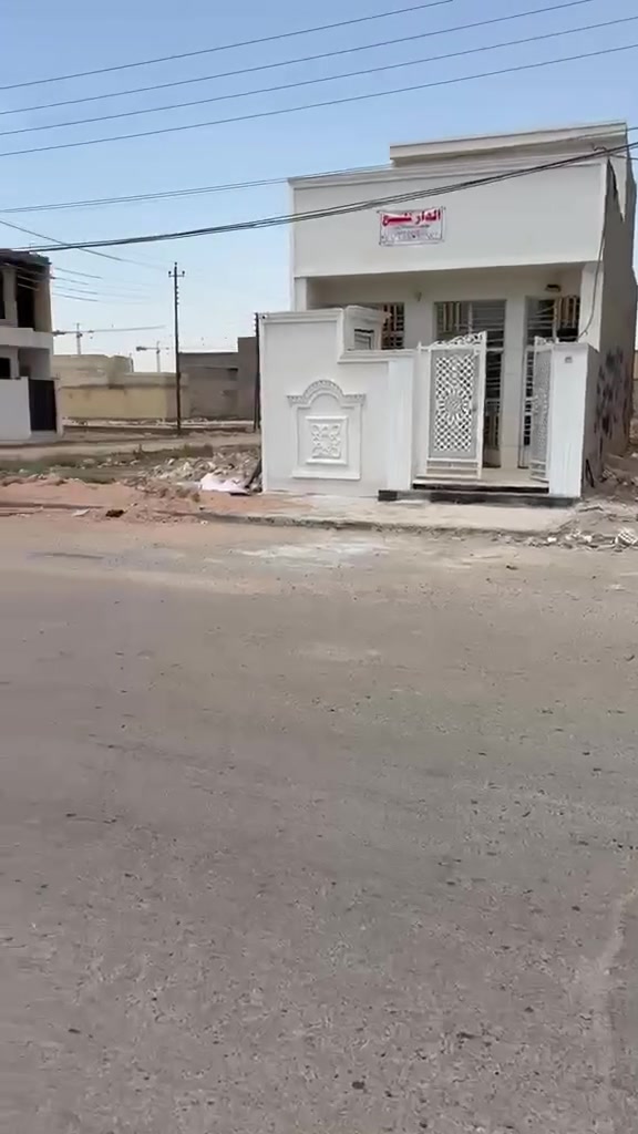 بيت ١٠٠ متر الرستميه حي الخليج الزراعي طابق واحد على شارع تجاري السعر ١٢٥ للاستفسار ***********
