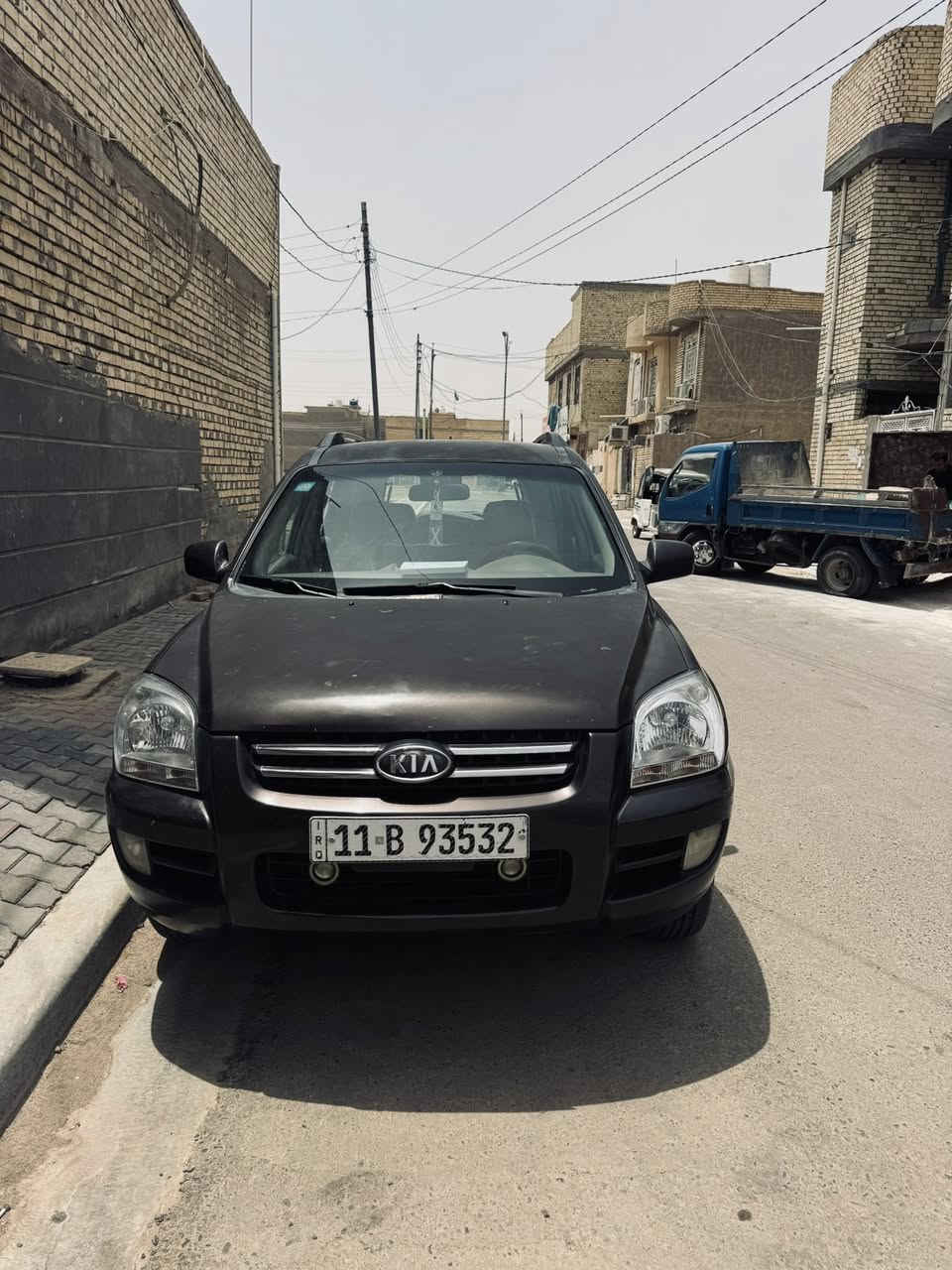 السلام عليكم 
سبورتج2009
خليجي 
محرك 2000
السيارة غاز وبانزين 
شديتلها منضومة غاز ب٦٥٠الف 
ودوشمة جديدة 
وادامة للتبريد هستوني كملتها 
السيارة انضربت باب الخلف السائق وبدلتها وبيها شخوط بسيطة تتكحل بلكارت 
السعر ٩٥ ورقة 

اتصل واستفسر اذا تحب ***********
