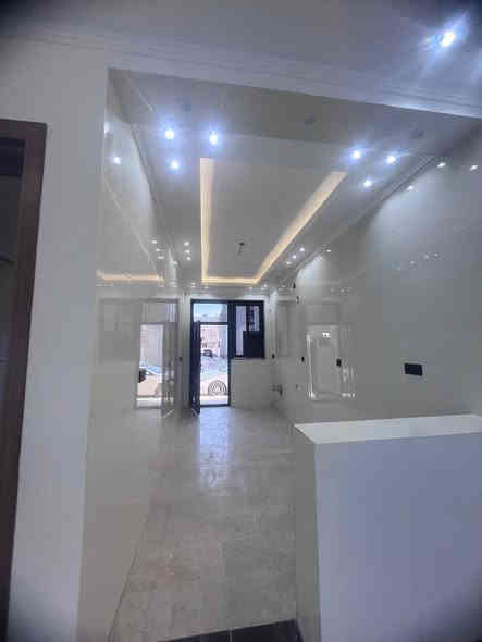 للبيع 🛑🛑🛑
دار بمساحة 100م طابقين 
محتوياتة: 3 غرف نوم + صحيات + استقبال + مطبخ
بناء درجة اولى تسليم مفتاح
السعر مناسب🔥🔥
الموقع : الدورة / حي دجلة شارع 6 
للاستفسار والتواصل: *********** او ***********
