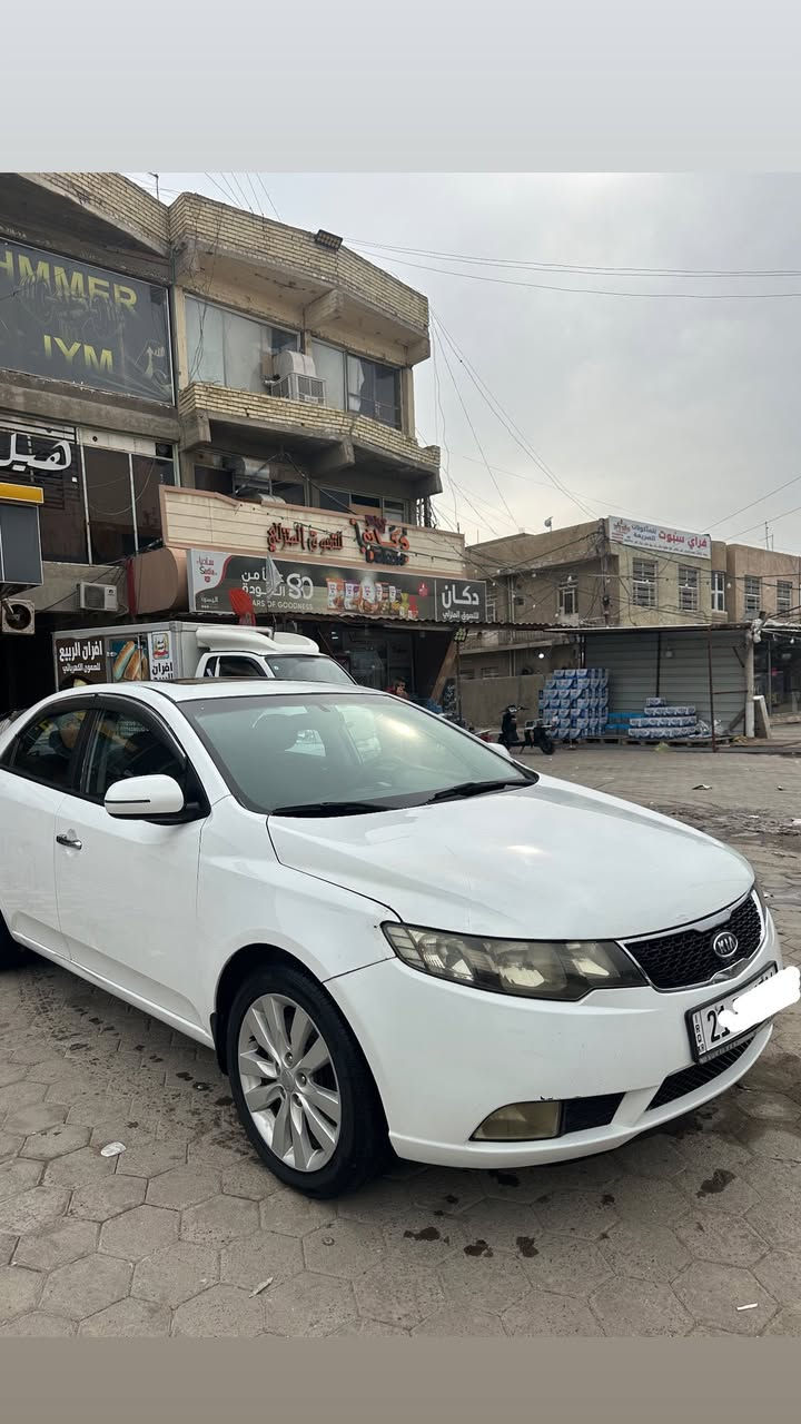 سيراتو 2013
فول مواصفات 
بصمه + بصمه ابواب + فتحه سقف +شفتات+ اشاير مري
السعر ١١٢ 
الاتصال ***********
