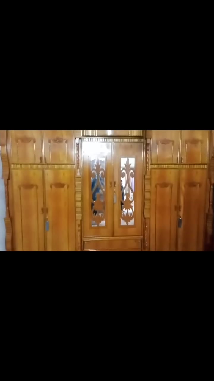 غرفه خشاب للبيع صارله 3من جايبه شخطه مامشخوطه سعر خاص راسني وبيك خير ودلل مناسبه كلش ***********
