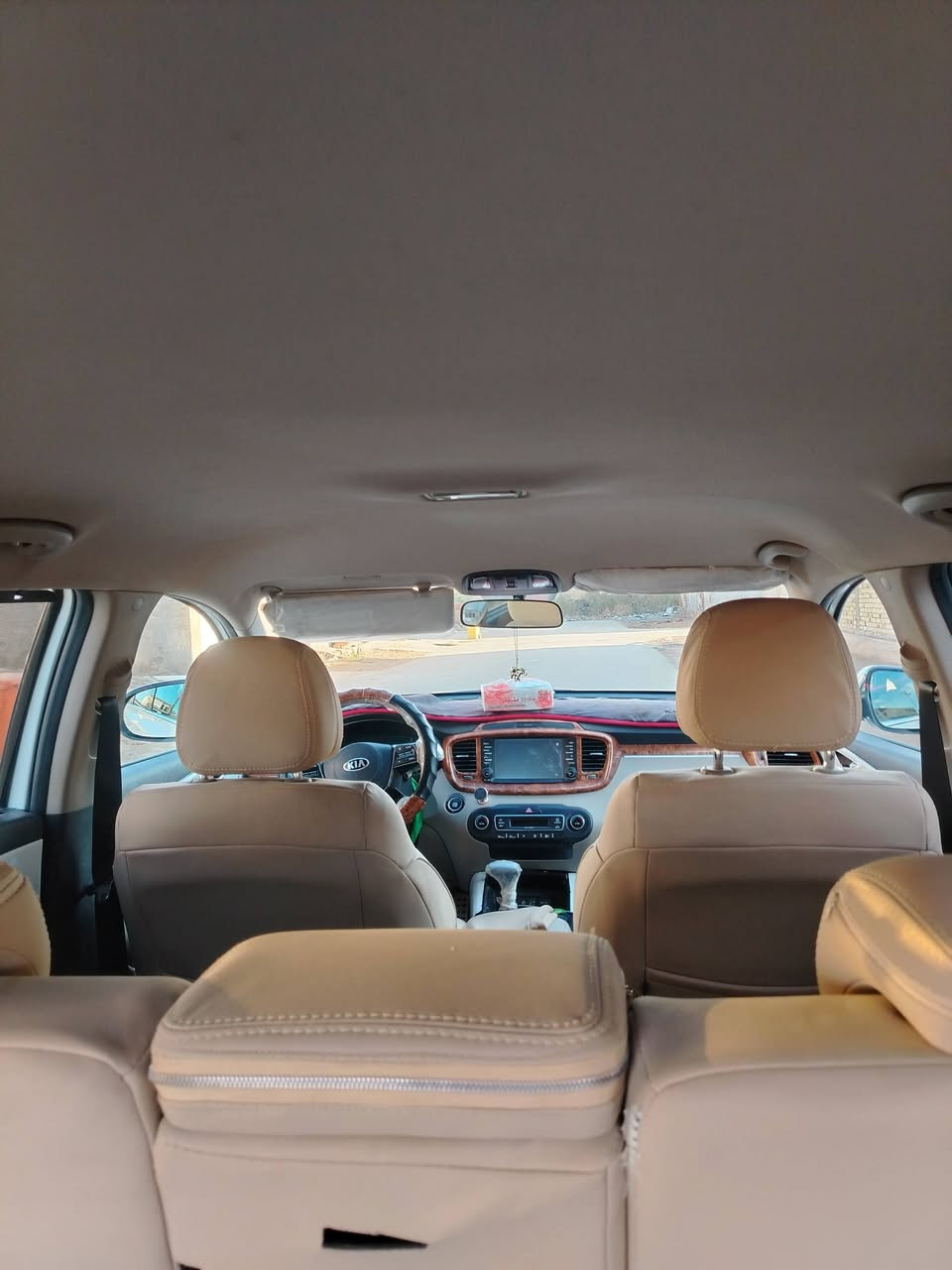 السلام عليكم ورحمة الله وبركاته
سورنتو موديل 20

السيارة تحكمات ستيرن

كشنات جلد مشمشي

تغليف أرضية جلد

كشنات تغليف

داخل بيجي +اسود

مري شفط

كامرة خلفية

شاشة كبيرة

حساس امامي +خلفي

ماشية 90 الف وقابل للزيادة

رقم انكليزي

سنوية 2031
تلفون ***********
السيارة مكفولة من الضربة والصبغ
