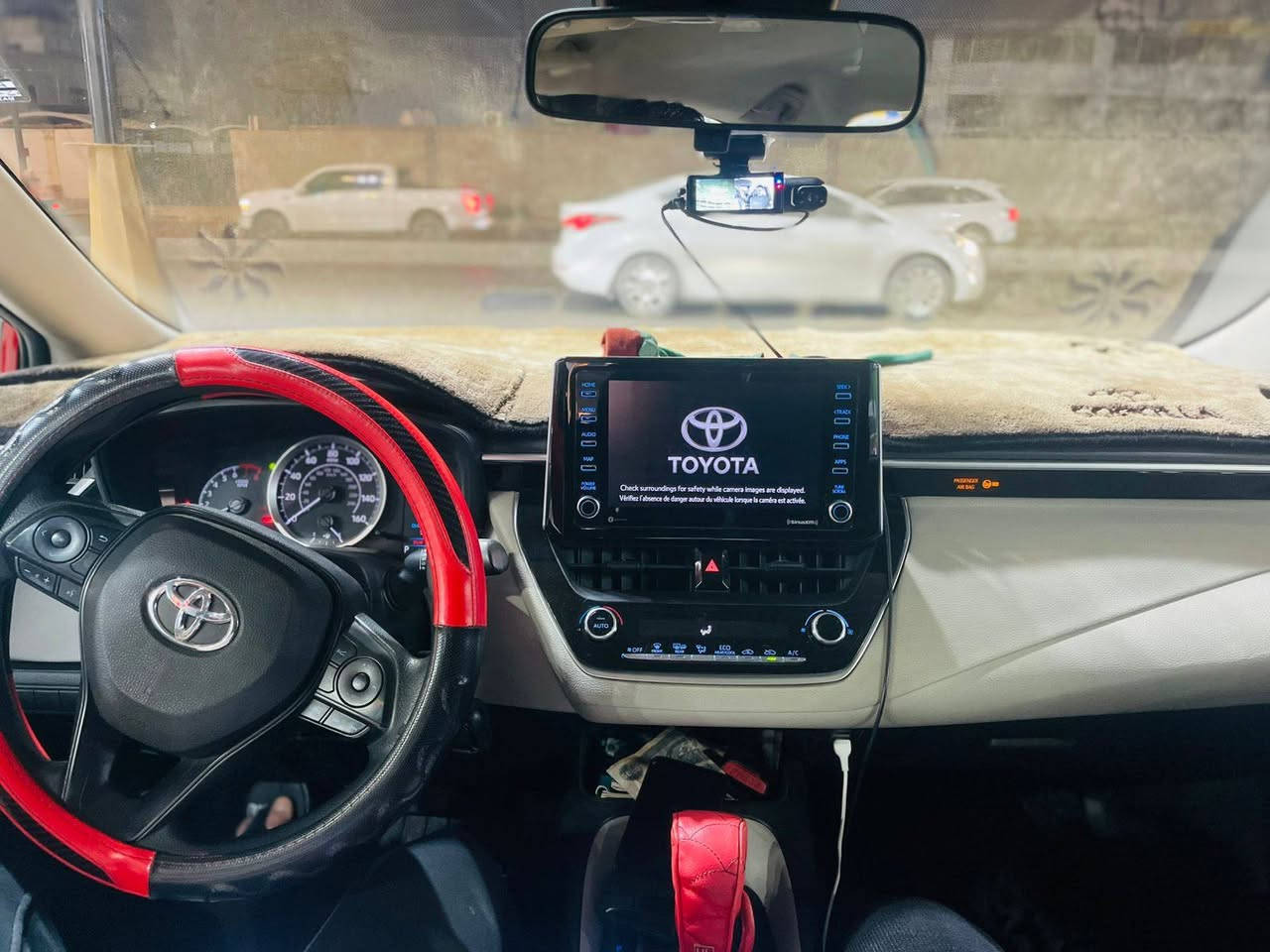 السلام عليكم كورولا موديل 21 ضربتها بامريكا جاملغ وشويه من البنيد هنا ببغداد نضربت هنا بغداد وتبدل الحاملغ الثاني وبيه تلحيضات بالباب الخلفي وباب الصدر السعر 120 
الإستفسار الاتصال على الرقم ***********
