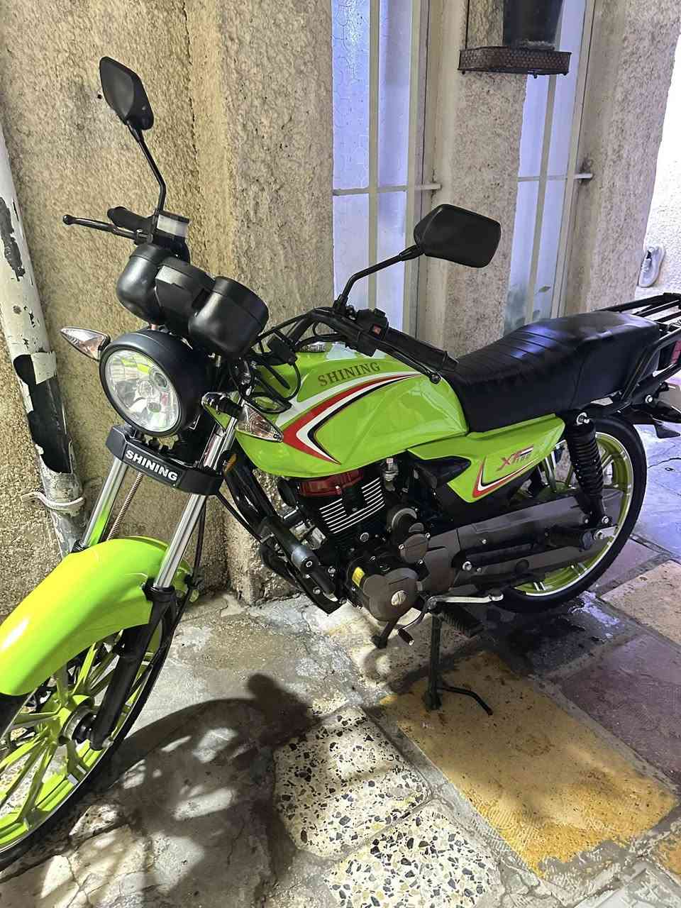 السلام عليكم دراجه شاينك جديده شخط مابيها استعمال قليل كلش ماشيه 4الف يعني زيرو  بيها مكاتبه مال معرض ونسخه مال گمرك يعني ماعرف تترقم او لا رايدها بمليون وبيها مجال اتصل وتدلل مكاني بغداد الامين الثانيه ***********
