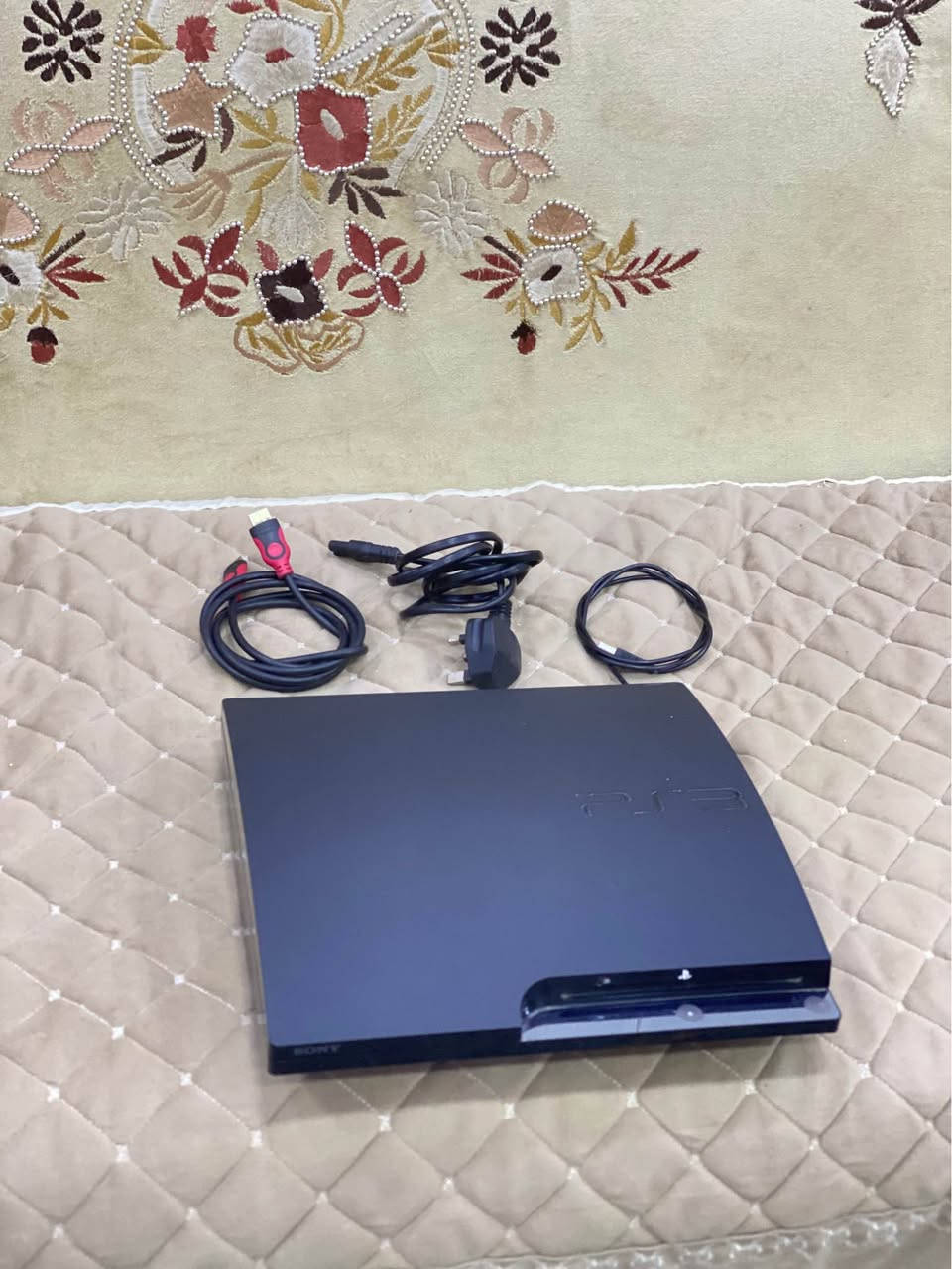 السلام عليكم 
متوفر بلي ثري سلم  

مابي اي خلل او مشكله
كامل ملحقاته مع كيبل تشغيل وكيبل شحن وجوستكين
وياه لعبات هديه
ميدل اوف هونر
بيس13
رزدنت ايفل 4
تومب رايدر 
انشارتد
بلور سيارات
فيفا18
جي تي اي فايف

الجهاز شرط لك ستيكر لا مفتوح ولا مصلح كامل ملحقاته 
.
سعر الجهاز 125 قفل
.
بصره معقل الابله بضهر جامع سيد علي *********** 
متوفر توصيل5 البصرة, العراق
