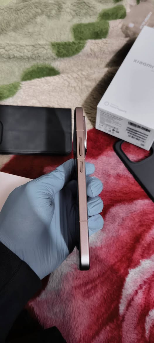 Xiaomi 15T pro 1TB
جهاز مستخدم نظافة ١٠٠٪ 
ذاكرة ١٠٠٠ جيجابايت
نسبة البطارية ١٠٠٪ 
شخط مابي 
كاميراته واحد عالم معالجه واحد عالم يشغل كل الالعاب باعلى جودة واعلى فريمات يعني ال١٢٠ فريم وياه كرزات ببجي وغيرها بالنسبة اله لعبة خفيفه لايحمه ولا يتعبك ولايهبط فريم فول الفول لمحبين الالعاب والتصوير الاحترافي بشدة. 

سعره ٧٥٠ الف دينار عراقي وبي مجال للجناي فقط. 

مكاني بغداد الدورة.


**إذا كنت صاحب هذا الإعلان وتريد حذفه لأي سبب، رجاءا أرسل رسالة إلى الدعم الفني**