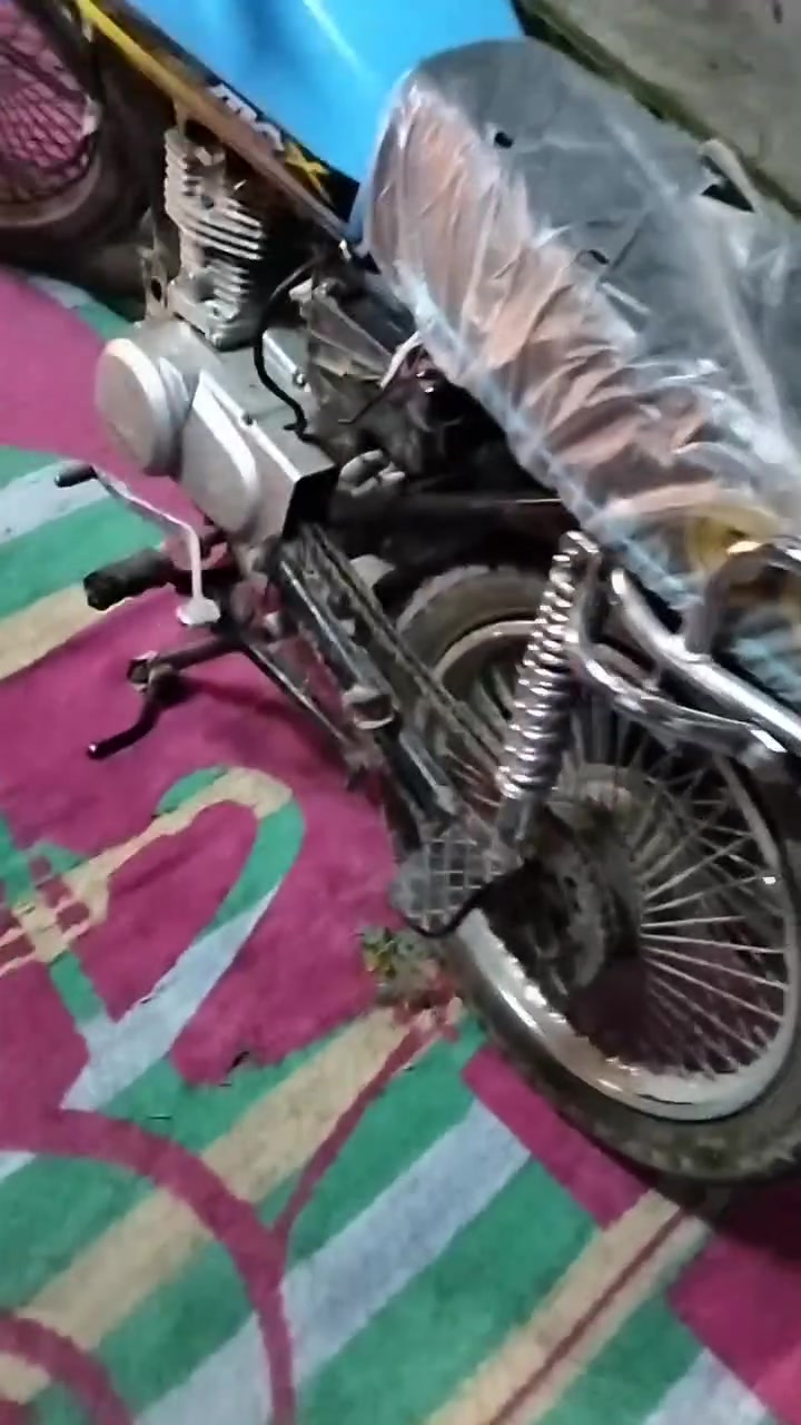 السلام عليكم دراجه ايراني 4 كير
للبيع اوراق 2 موديل 21 السعر 500 وبيهه مجال ‏

‪***********‬

