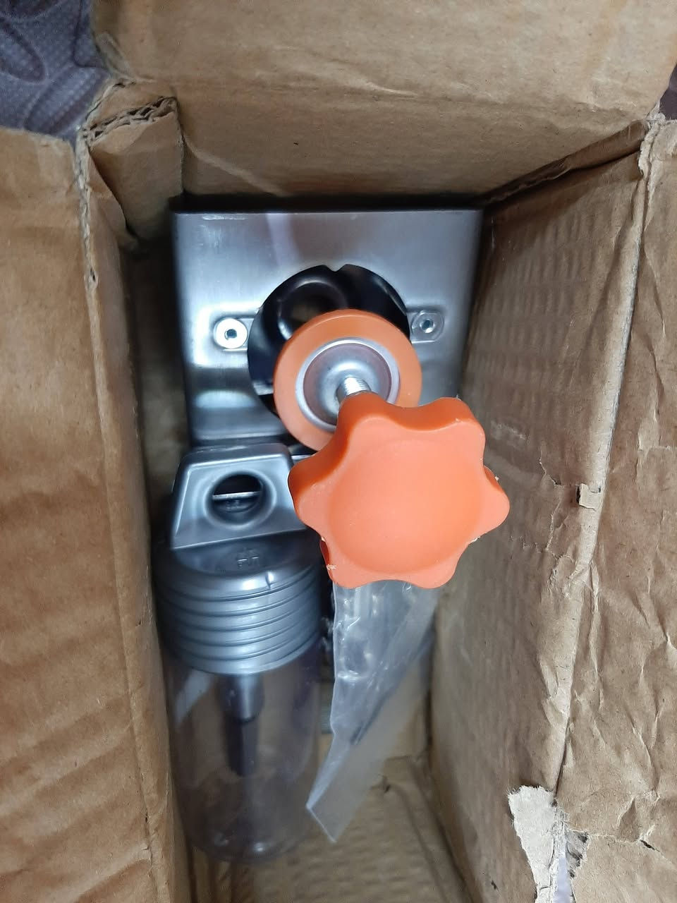 شلعه نواعم 6 كراتين ب300 الف مكاني بغداد بياع ***********
