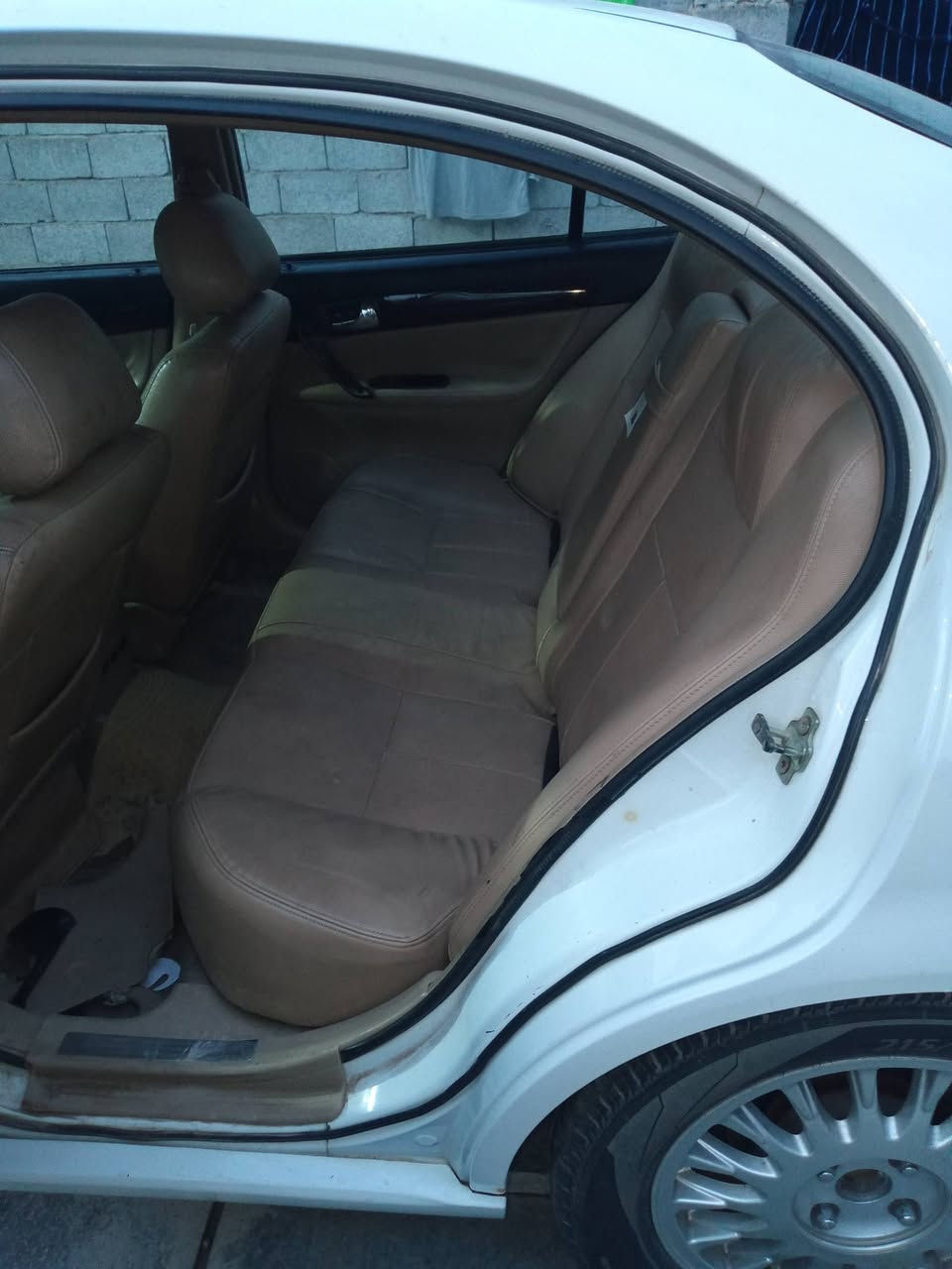 سلام عليكم شيري استر رقم بغداد موديل 12 سنويه تنتهي  27 صاحبه يريد تحويل صدر الخلفي تعبان المامي نص عمر السياره مواصفات فتحه فول نضام سكيورتي والباقي معروفه   بيه ضربه مبدل بدنه وبنيد السياره نضيفه خير من الله متعوب عليه مكانه بغداد مرواس نزل شعندك ورزق ع الله ت***********
