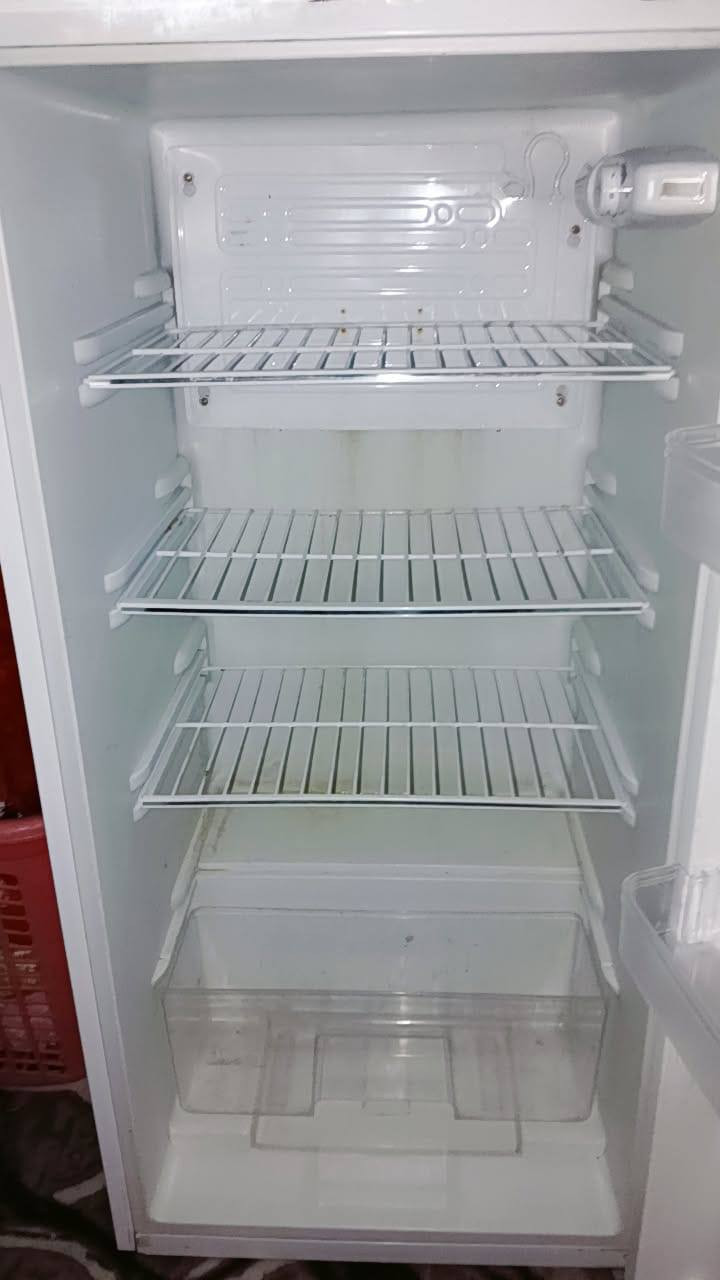 ثلاجه للبيع نوعيه كلش زينه حجم وسط السعر 275وبيه مجال


**إذا كنت صاحب هذا الإعلان وتريد حذفه لأي سبب، رجاءا أرسل رسالة إلى الدعم الفني**