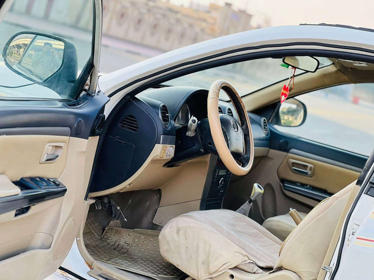 ريفال مديل 2013 سعر 50وبيه مجال للاستفسار الاتصال *********** مكفوله من ضربه وتبديل بيهه صبغ نص باب  ولباقي مكفول مواصفات داخل بيجي تحكم ستيرن حساسات خلفيه مري كهربائي شاشه يباد كامره دواره مكينه 2400مكينه وكير مكفولات حداديه جديدهه تخم تاير جديد تبريد شغال ثلج سياره جديده وجاهزه وأي نقص مابيهه رقم نكليزي سنويه 30مشروع وطني مكان سياره كربلاء المقدسة كربلاء, العراق
