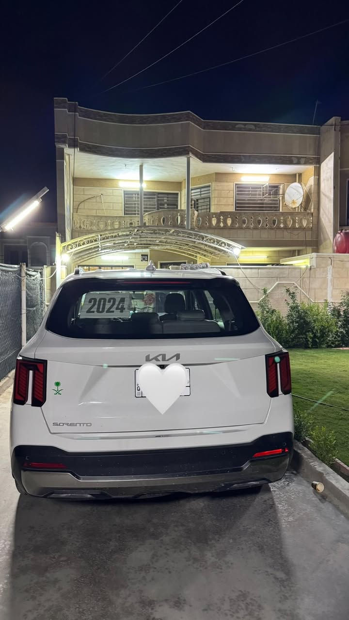 السلام عليكم عندي سورنتو 2024  ماشي 35 الف بااسمي السياره فول 1/1 محرك 6 سلندر
بصمه
بانوراما
 كاميرات
كشنات كهرباء
جلد
7 راكب
رادارات3 قطع تبريد
حساسات
جنطه كهرباء
تشغيل عن بعد شحن واير ليس
وباقي المواصفات المعروفه للفول
السعر الاتصال على الرقم 
مكاني بغداد
*********** 
ايضاً وتساب وماسنجر
