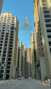 مجمع ابراج النخله • ٣ نوم • وسطية