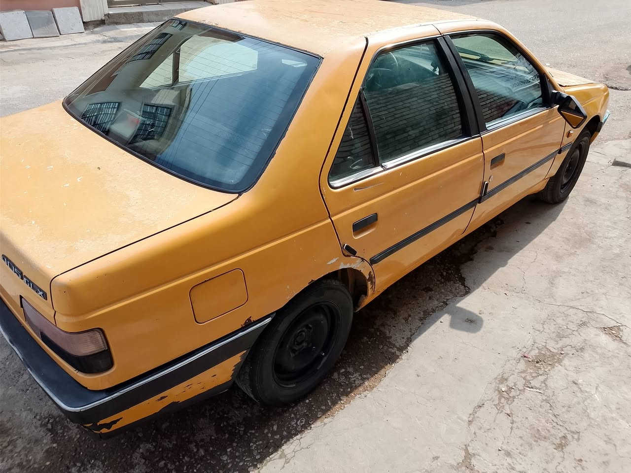 سلام عليكم
بيجو للبيع 405مديل2011سعر27وبيهه مجال قليل عنوان بغداد الدوره ***********
