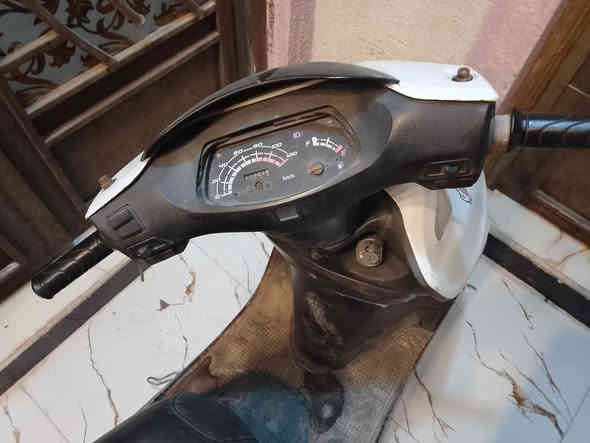 دراجه سبيسي لبيع كومت حدايد دراجه شغاله هندر سعر 400 وبيها مجال وما كاني بصره ابو
*********** خصيب
