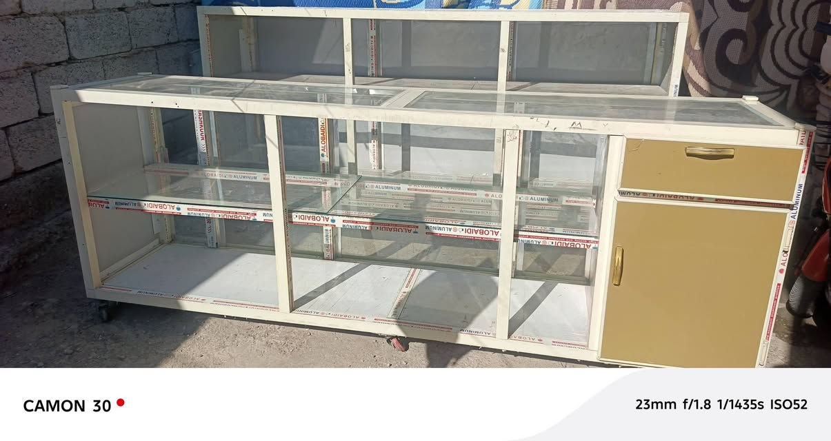للبيع مستخدم المنيوم وزجاج
قطعتين السعر ٢٠٠ فقط 
يا بلاش يا بلاش


**إذا كنت صاحب هذا الإعلان وتريد حذفه لأي سبب، رجاءا أرسل رسالة إلى الدعم الفني**