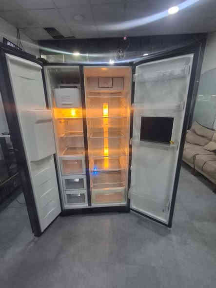 السلام عليكم ثلاجه ومجمدة بابين ٢٨قدم بيكو فول نظافه واصل للمنزل داخل أربيل مع ضمان اسبوع رقم تواصل وتساب ***********
