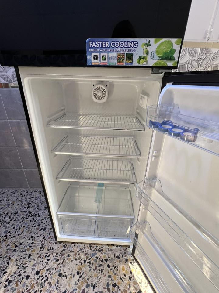 السلام عليكم ثلاجه نوع توشيبا ياباني الحجم الكبير جديده صار مستخدمه شهر بس  مستعجل عل بيعته سعره 550ببه مجال مكاني بغداد البياع رقمي ***********
