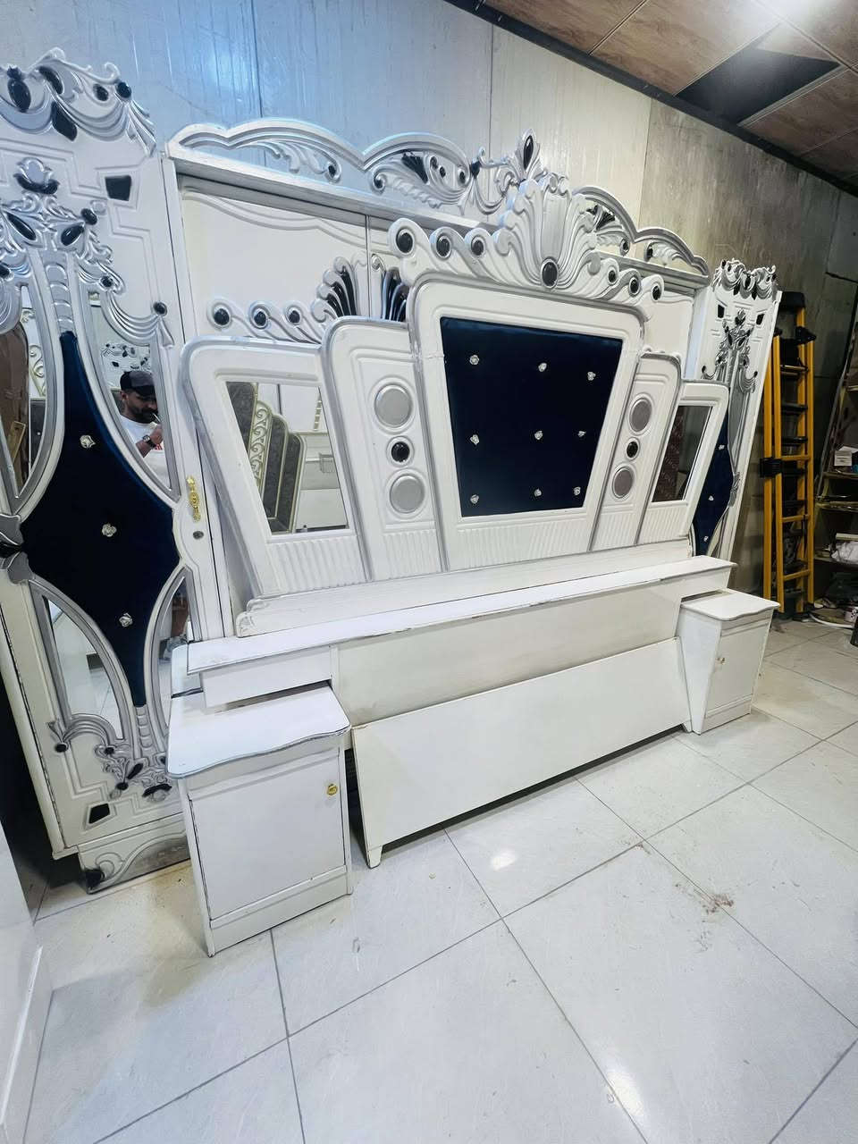 غرفة عراقي تصميم تركي. لون مميز شغل سوكي. نقص. زاوية ٦٢٥بس واصل. كول مناطق بغداد


**إذا كنت صاحب هذا الإعلان وتريد حذفه لأي سبب، رجاءا أرسل رسالة إلى الدعم الفني**