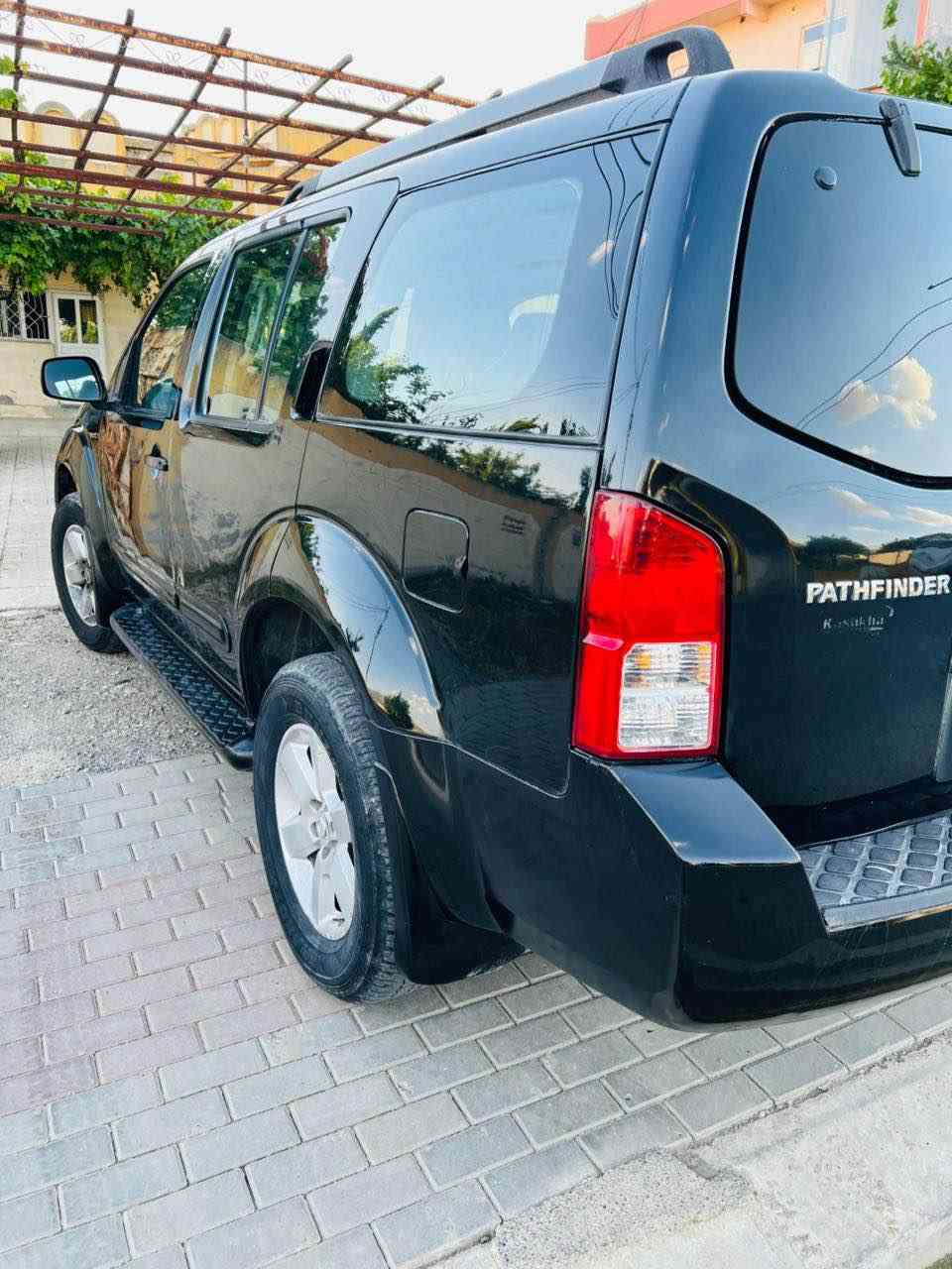 موديل ٢٠١٢ بي سبوخ هيجي نيه مه كينه ٦ پستن گير مكينه به شه رت بي عه يب 
مه نفيست اسلي هه زه و پاكانه ي لو كرايه 
*********** سوران, أربيل
