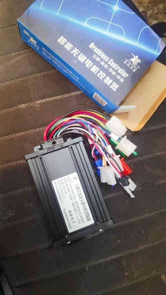 السلام عليكم اخوان 
يوجد مواد احتياطيه لكافة دراجات الشحن 
بطاريات + عقول + شاحنات + دشبول + ويل خلفي و ويل امامي + كهربائيات عامه + ماشات + اشاير + لايتات . كلشي متوفر يوجد خدمة توصيل فقط اتصل علواتساب على هذا الرقم *********** بغداد
