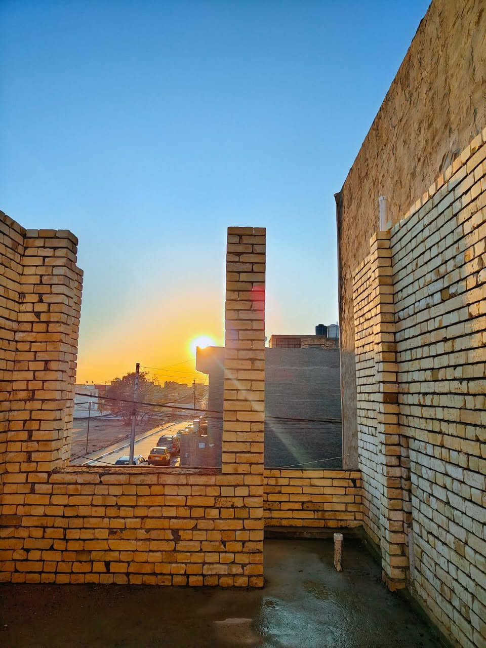 يا الله
السلام عليكم خلفه بناء متفرغ حالين 
شغل نضيف ستلام مهندس 
بلوك ثرمستون طابوك صب ارضيات 
عمل مقرنص بأنواعه 
***********
ابو محمد البناء
